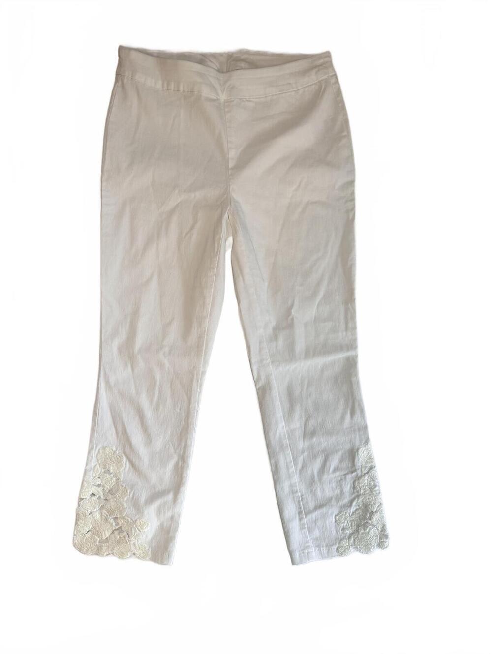 white lace hem capris ♡ coastal grandma / y2k feminine pants